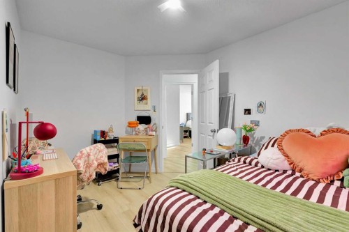 60 Saddlecrest Green Ne, Calgary, AB - Indoor Photo Showing Bedroom