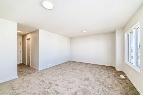 107 Mercado Crescent Se, Calgary, AB - Indoor Photo Showing Other Room