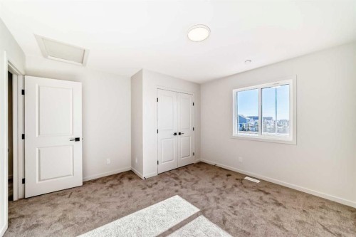 107 Mercado Crescent Se, Calgary, AB - Indoor Photo Showing Other Room