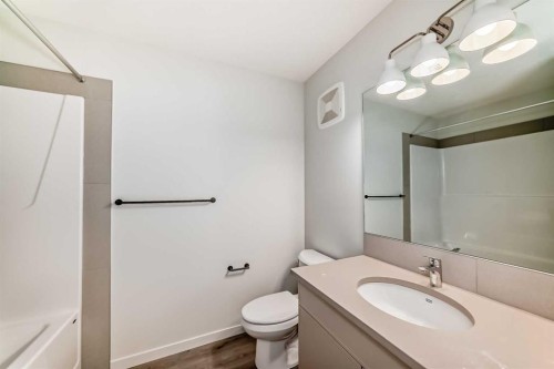 107 Mercado Crescent Se, Calgary, AB - Indoor Photo Showing Bathroom