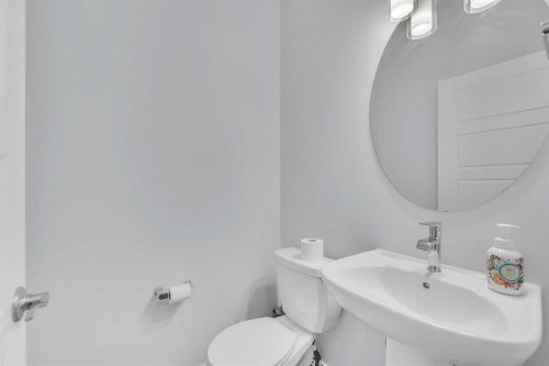 363-301 Redstone Boulevard Ne, Calgary, AB - Indoor Photo Showing Bathroom