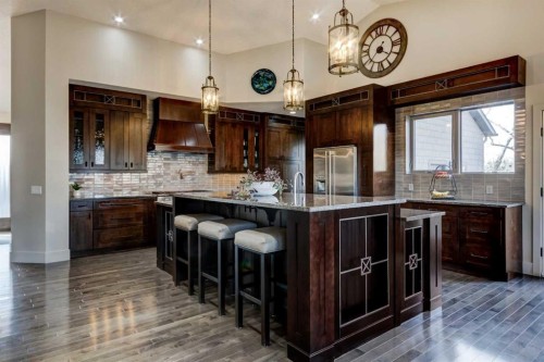 566 Pine Creek Ridge, Heritage Pointe, AB - Indoor Photo Showing Kitchen With Upgraded Kitchen