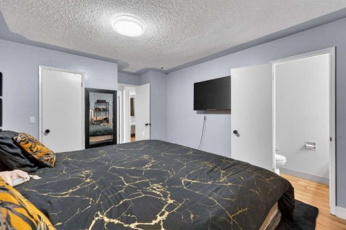 6003 Pinepoint Drive Ne, Calgary, AB - Indoor Photo Showing Bedroom