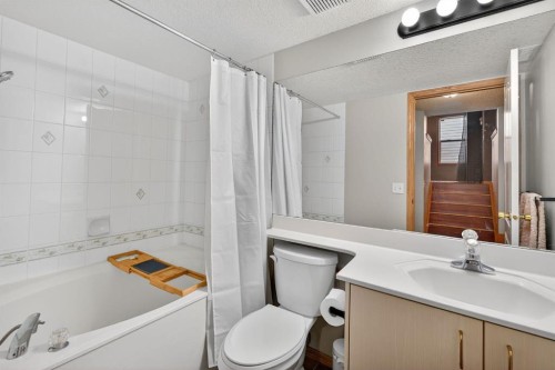 68 Coventry Green Ne, Calgary, AB - Indoor Photo Showing Bathroom