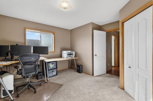 68 Coventry Green Ne, Calgary, AB - Indoor Photo Showing Office
