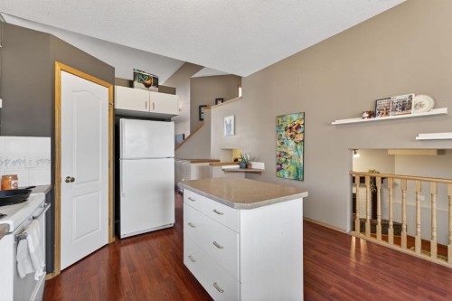 68 Coventry Green Ne, Calgary, AB - Indoor Photo Showing Kitchen