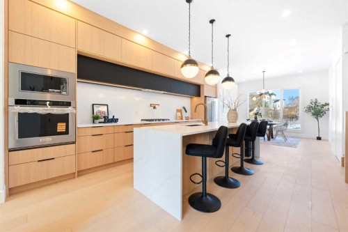 2105 7 Street Ne, Calgary, AB - Indoor Photo Showing Kitchen
