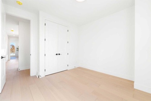 2105 7 Street Ne, Calgary, AB - Indoor Photo Showing Other Room