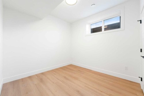 2105 7 Street Ne, Calgary, AB - Indoor Photo Showing Other Room