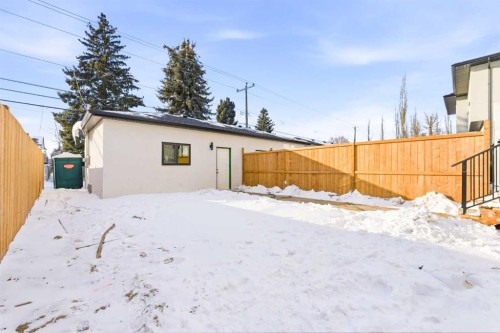 2105 7 Street Ne, Calgary, AB - Outdoor