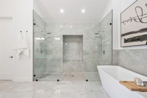 2755 Cannon Road Nw, Calgary, AB - Indoor Photo Showing Bathroom