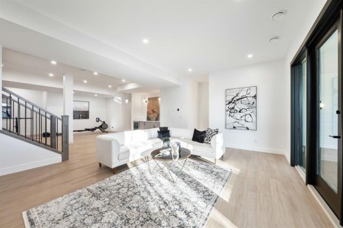 2755 Cannon Road Nw, Calgary, AB - Indoor Photo Showing Living Room