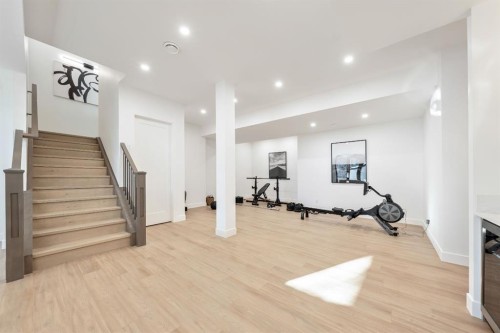 2755 Cannon Road Nw, Calgary, AB - Indoor Photo Showing Other Room