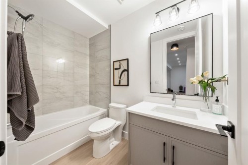 2755 Cannon Road Nw, Calgary, AB - Indoor Photo Showing Bathroom