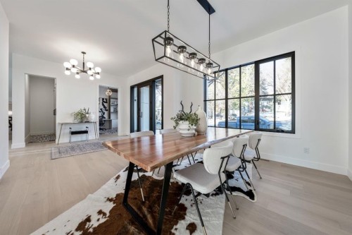2755 Cannon Road Nw, Calgary, AB - Indoor Photo Showing Dining Room