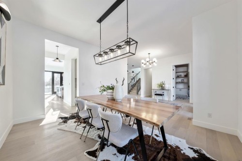 2755 Cannon Road Nw, Calgary, AB - Indoor Photo Showing Dining Room