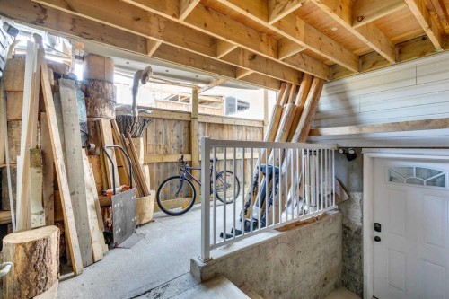 199 Everglen Way Sw, Calgary, AB - Indoor Photo Showing Other Room