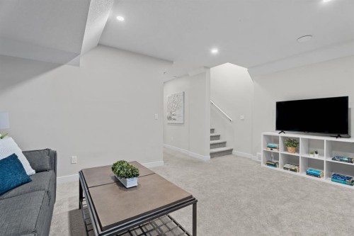 5 Larkspur Bend, Okotoks, AB - Indoor Photo Showing Living Room