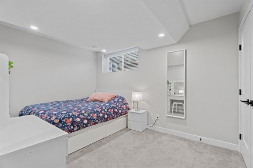 5 Larkspur Bend, Okotoks, AB - Indoor Photo Showing Bedroom