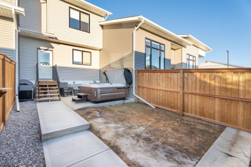 5 Larkspur Bend, Okotoks, AB - Outdoor