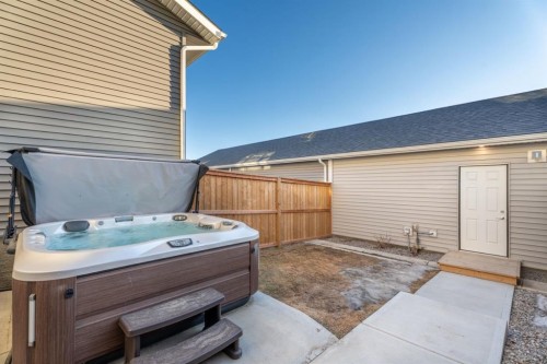 5 Larkspur Bend, Okotoks, AB - Outdoor With Exterior