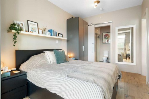 610-63 Inglewood Park Se, Calgary, AB - Indoor Photo Showing Bedroom