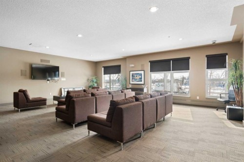 610-63 Inglewood Park Se, Calgary, AB - Indoor Photo Showing Other Room