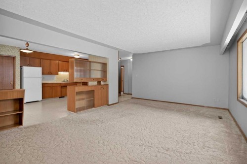 337 Capri Avenue Nw, Calgary, AB - Indoor