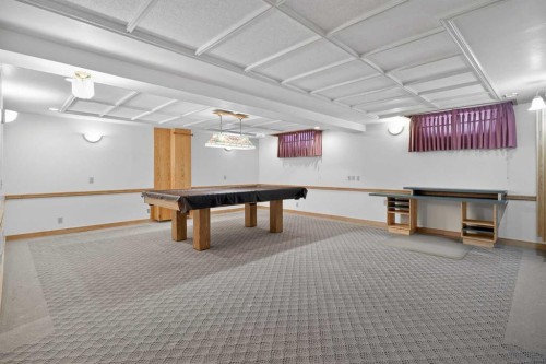 337 Capri Avenue Nw, Calgary, AB - Indoor Photo Showing Other Room