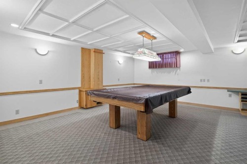 337 Capri Avenue Nw, Calgary, AB - Indoor Photo Showing Other Room