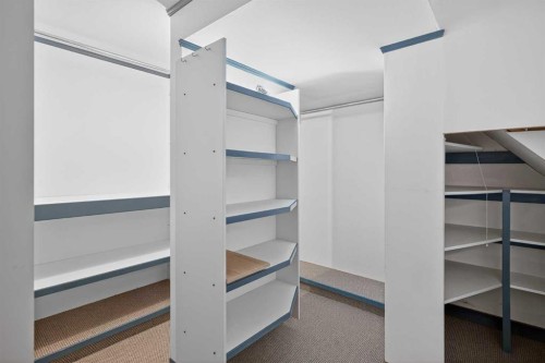 337 Capri Avenue Nw, Calgary, AB - Indoor