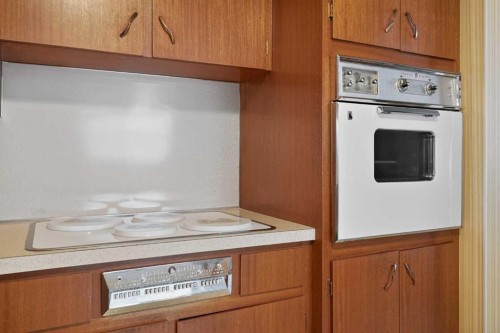 337 Capri Avenue Nw, Calgary, AB - Indoor