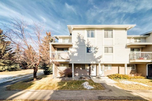 72-3015 51 Street SW Calgary, AB T3E 6N5
