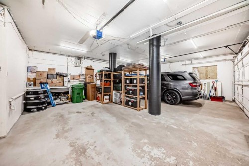 2415 9 Avenue Nw, Calgary, AB - Indoor Photo Showing Garage