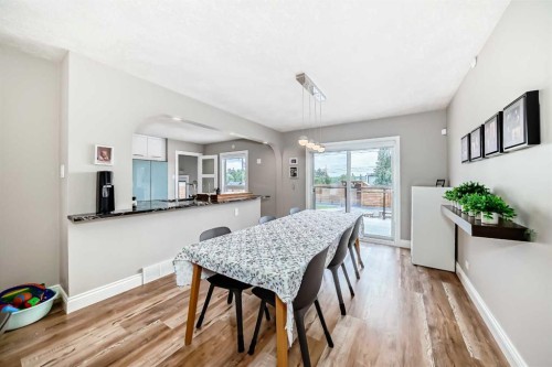 2415 9 Avenue Nw, Calgary, AB - Indoor Photo Showing Dining Room