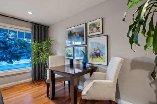 324 Willow Ridge Place Se, Calgary, AB - Indoor Photo Showing Dining Room