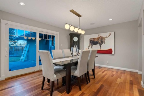324 Willow Ridge Place Se, Calgary, AB - Indoor Photo Showing Dining Room