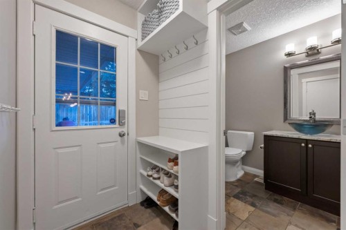 324 Willow Ridge Place Se, Calgary, AB - Indoor Photo Showing Bathroom
