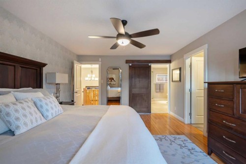 324 Willow Ridge Place Se, Calgary, AB - Indoor Photo Showing Bedroom