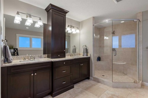 324 Willow Ridge Place Se, Calgary, AB - Indoor Photo Showing Bathroom