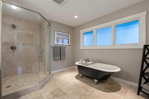 324 Willow Ridge Place Se, Calgary, AB - Indoor Photo Showing Bathroom
