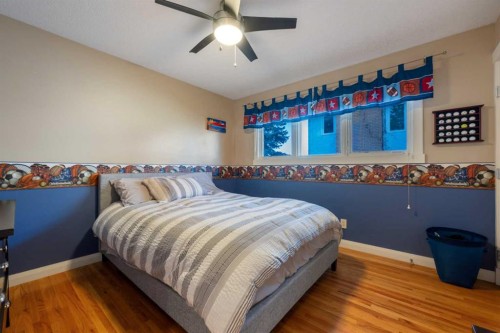 324 Willow Ridge Place Se, Calgary, AB - Indoor Photo Showing Bedroom