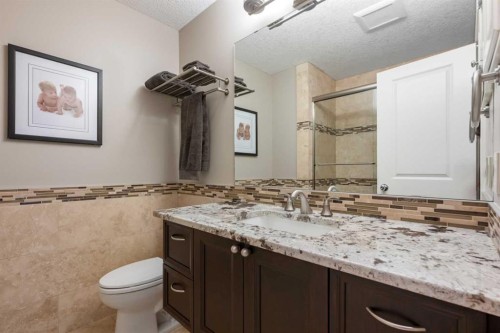 324 Willow Ridge Place Se, Calgary, AB - Indoor Photo Showing Bathroom