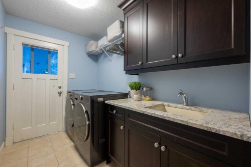 324 Willow Ridge Place Se, Calgary, AB - Indoor Photo Showing Laundry Room