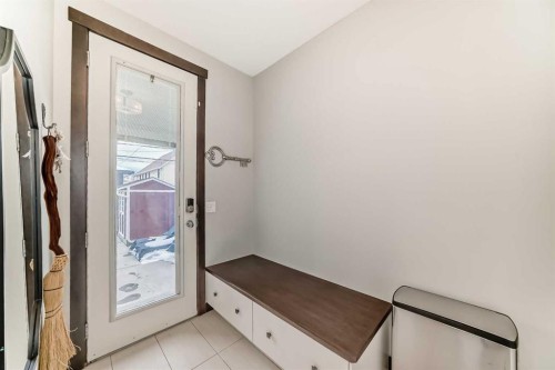 2213 27 Street Sw, Calgary, AB - Indoor Photo Showing Other Room