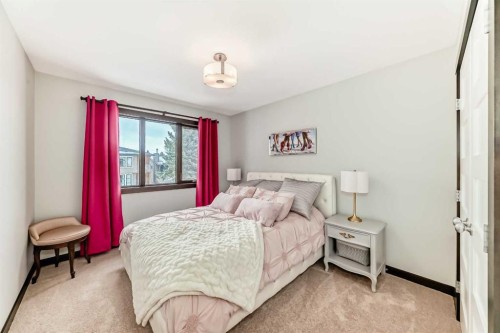 2213 27 Street Sw, Calgary, AB - Indoor Photo Showing Bedroom
