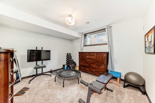 2213 27 Street Sw, Calgary, AB - Indoor