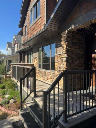 2213 27 Street Sw, Calgary, AB - Outdoor With Exterior