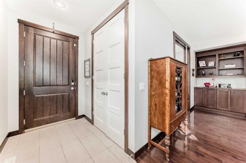 2213 27 Street Sw, Calgary, AB - Indoor Photo Showing Other Room