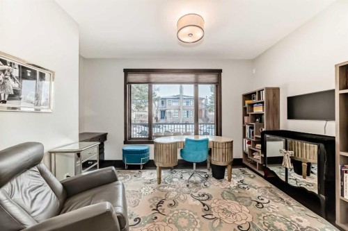 2213 27 Street Sw, Calgary, AB - Indoor